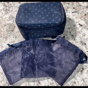 Thirty-One jewelry travel case